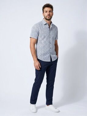 Daniel K Men's Tailored Fit Short Sleeve Button Up Blue Floral Size Small NWT